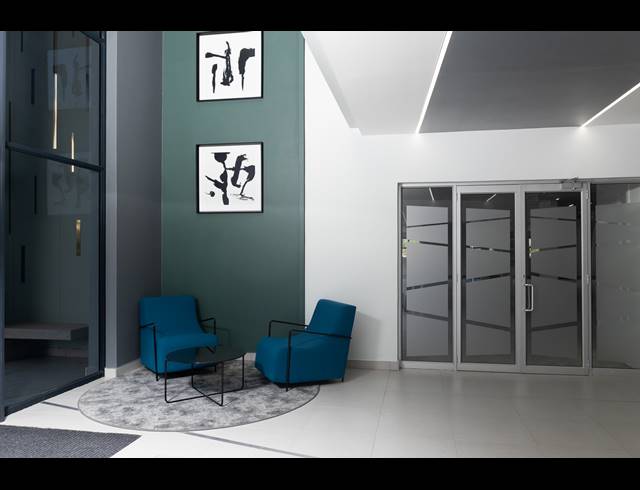 88M² OFFICE TO LET IN VORNA VALLEY
